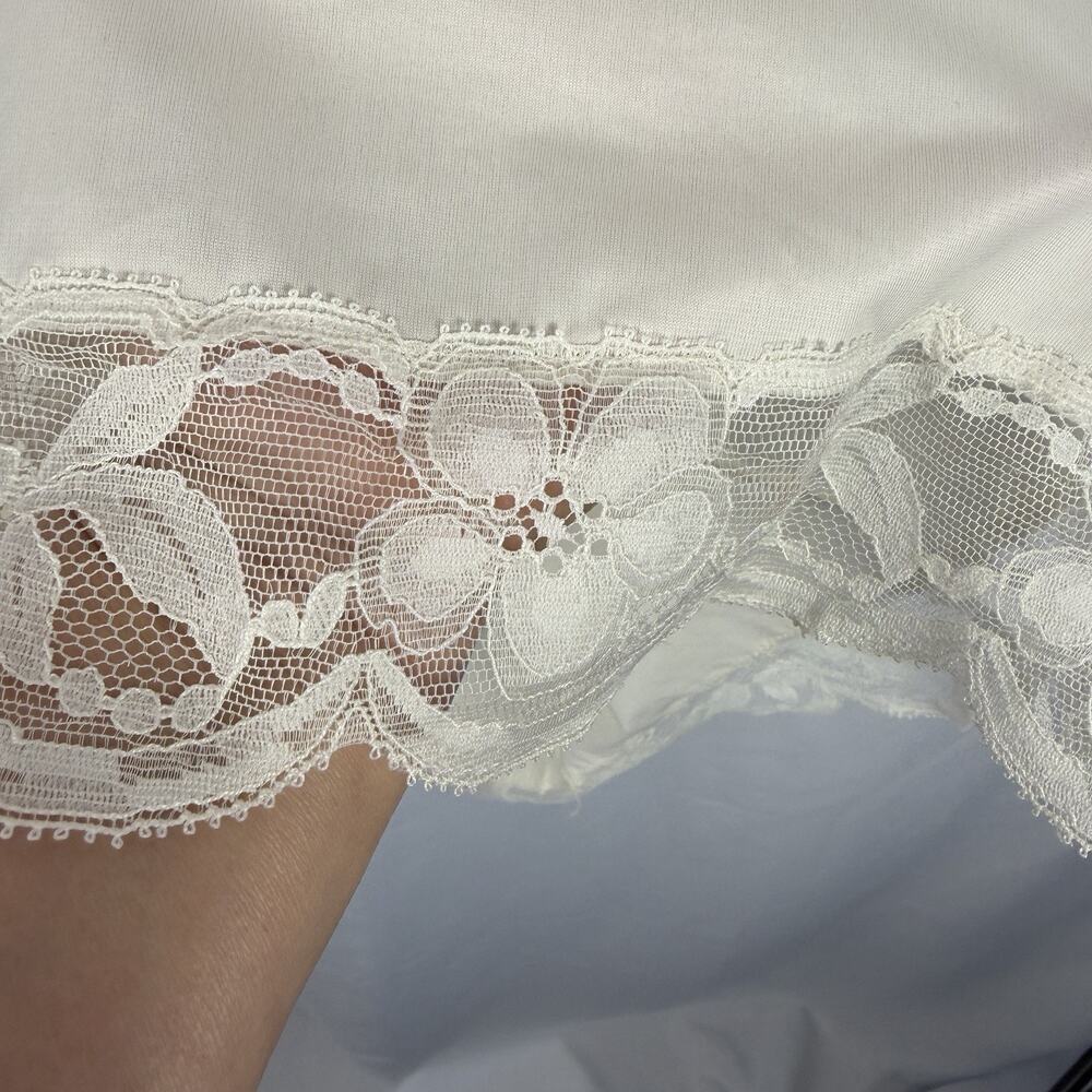 Vintage VANITY FAIR Full Slip Ivory Size 36 Lace Trim Indie Sleaze Dress Midi - Picture 7 of 10